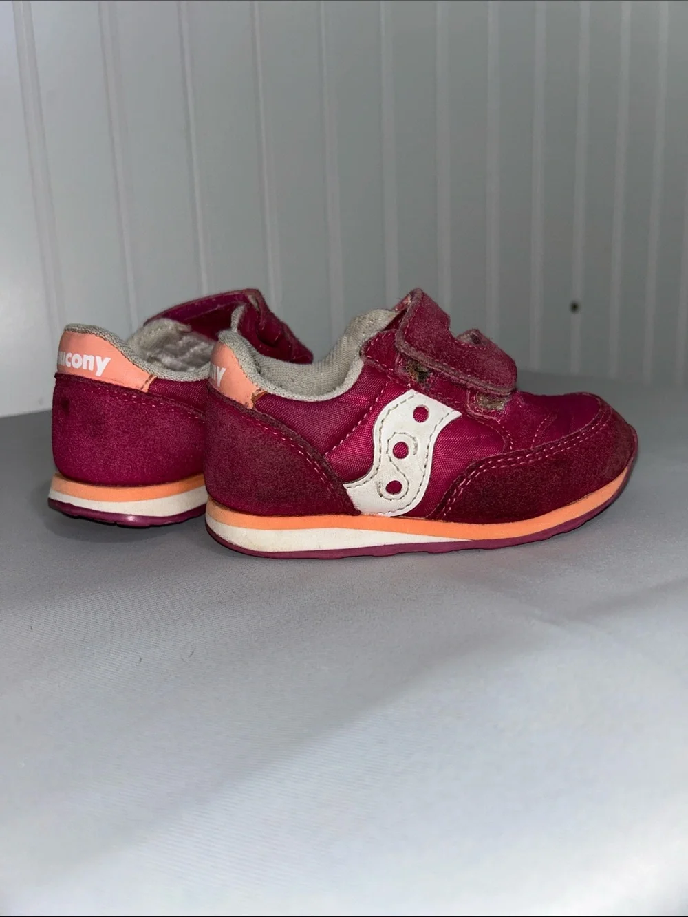Saucony -JAZZ LOWPRO- Kids Dark Pink and Coral Velcro Sneakers SZ: 5M